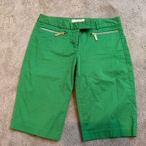 Michael Kors Women's Flat Front Zipper Pockets green Short - Size 4